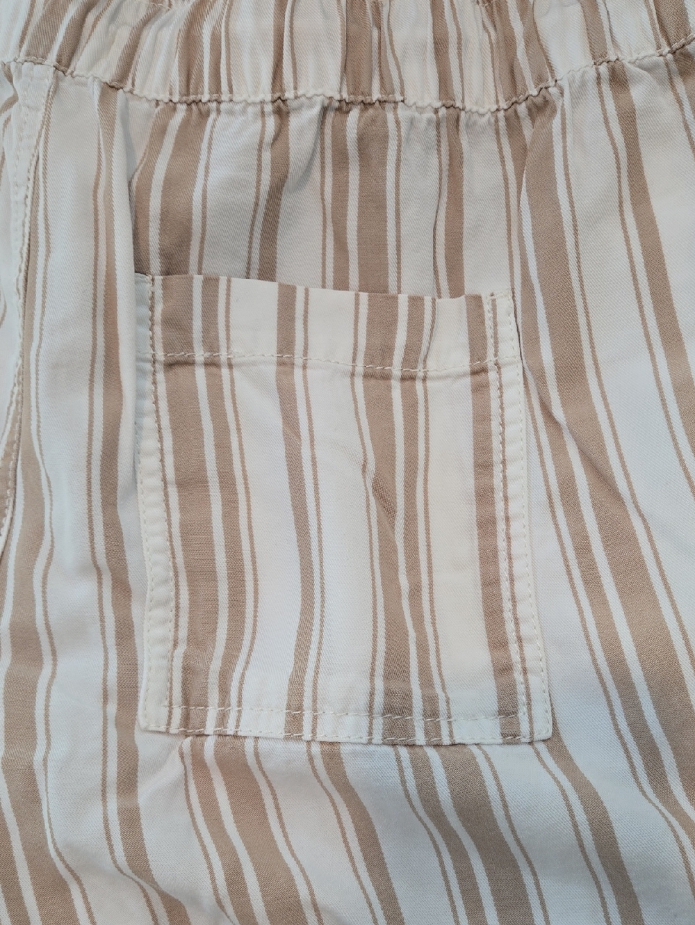 LOFT Cream and Tan Striped Pull-on Shorts - Picture 7 of 9